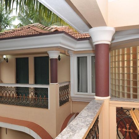 Elegant Shades Apartment โคลวา ภายนอก รูปภาพ