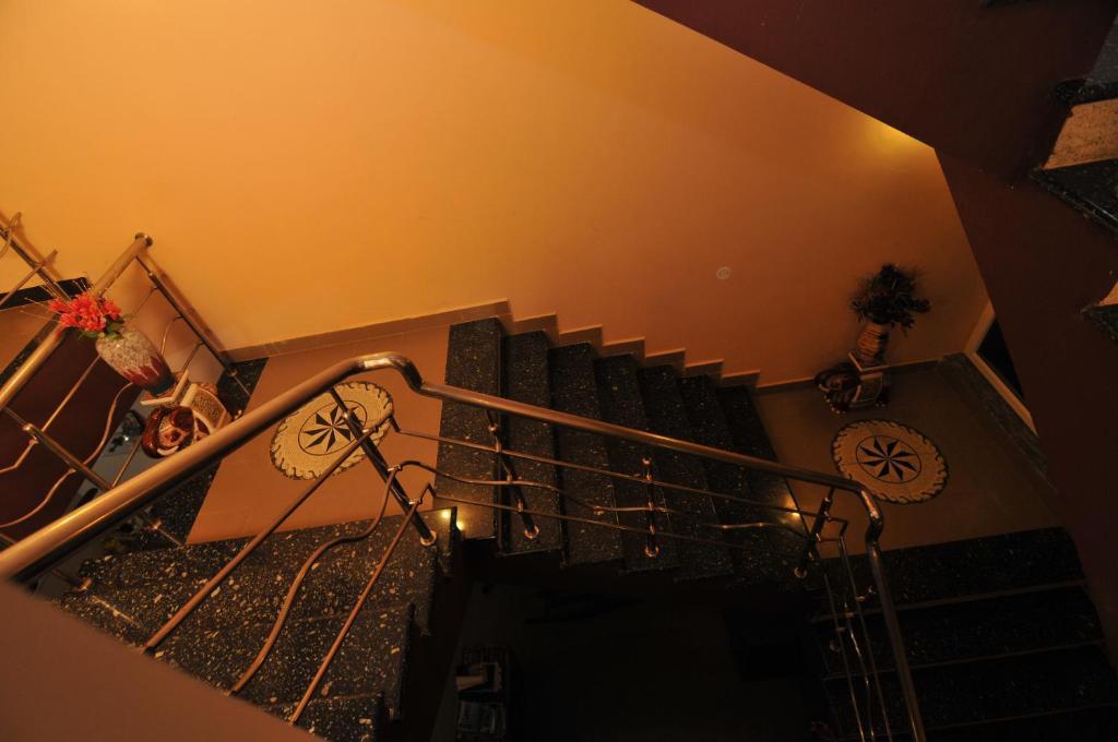 Elegant Shades Apartment โคลวา ภายนอก รูปภาพ