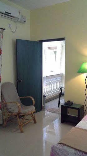 Elegant Shades Apartment โคลวา ภายนอก รูปภาพ