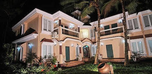 Elegant Shades Apartment โคลวา ภายนอก รูปภาพ