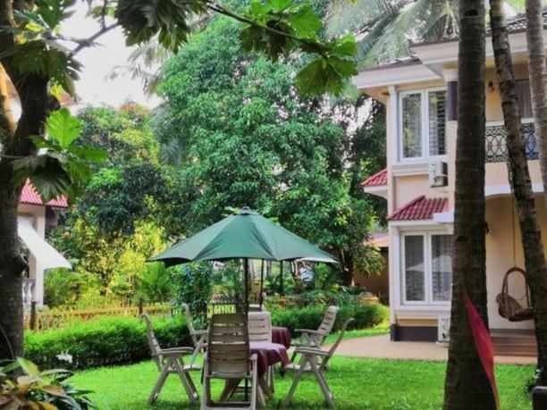 Elegant Shades Apartment โคลวา ภายนอก รูปภาพ